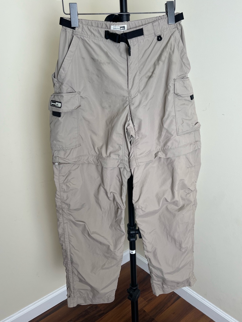 REI Women’s 8 Convertible Zip Off Hiking Cargo Pants UPF 50+ Khaki Outdoor